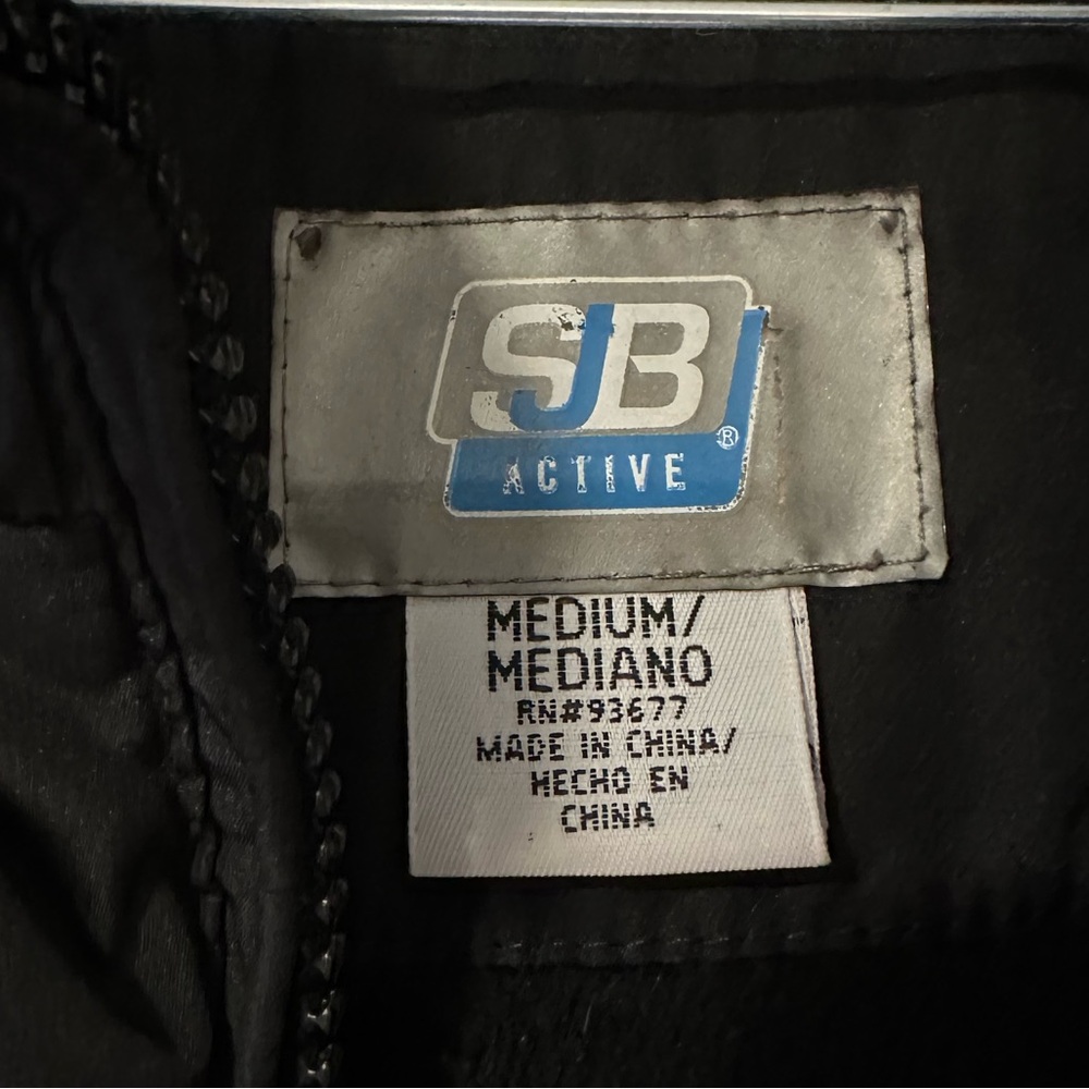 Women’s Black Puffer Vest - Picture 3 of 3